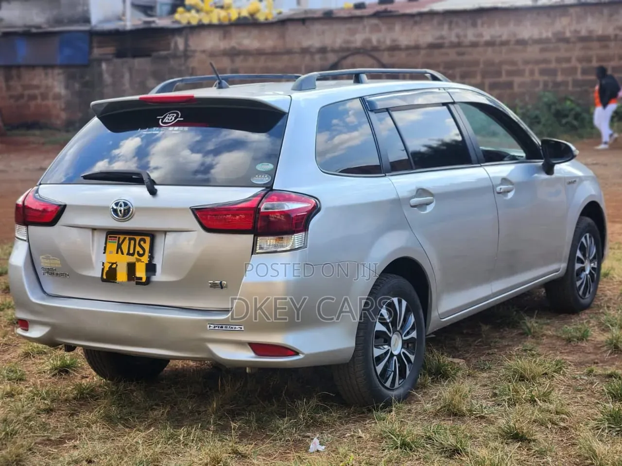 Toyota Corolla Fielder 2018 Silver