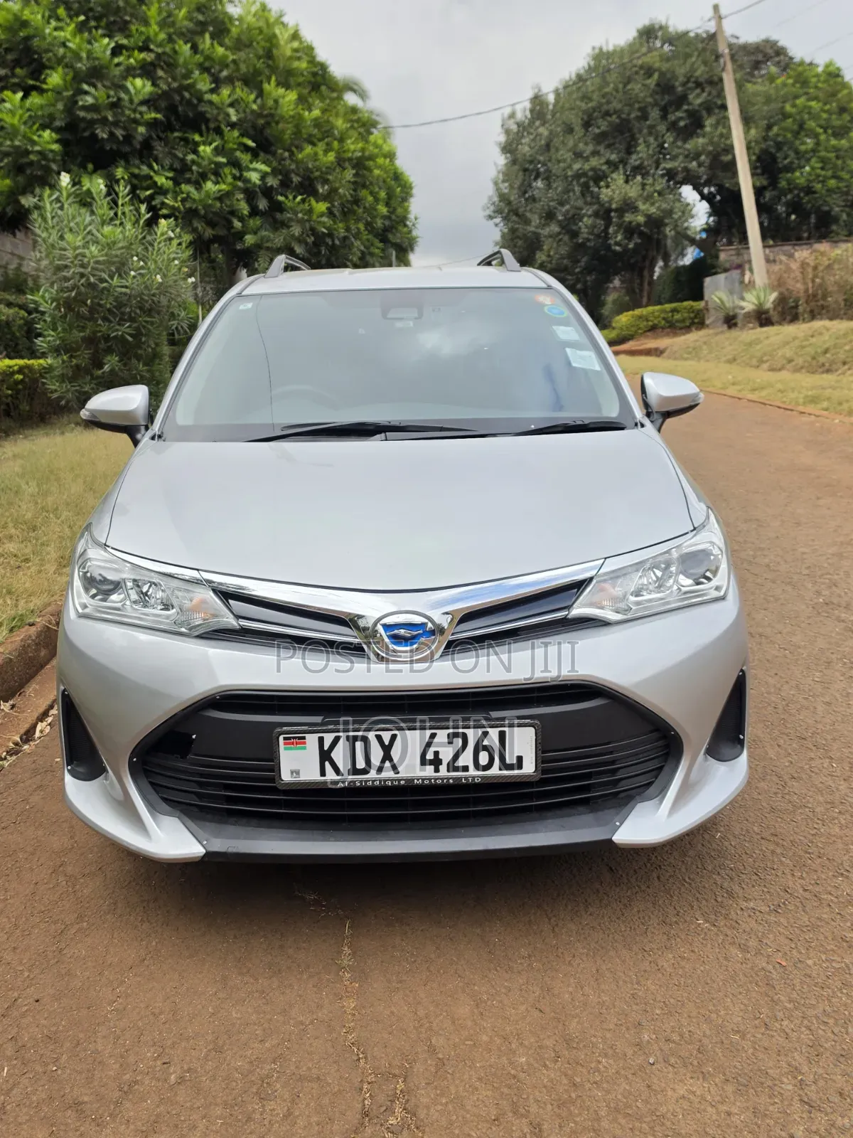 Toyota Corolla Fielder 2017 Silver