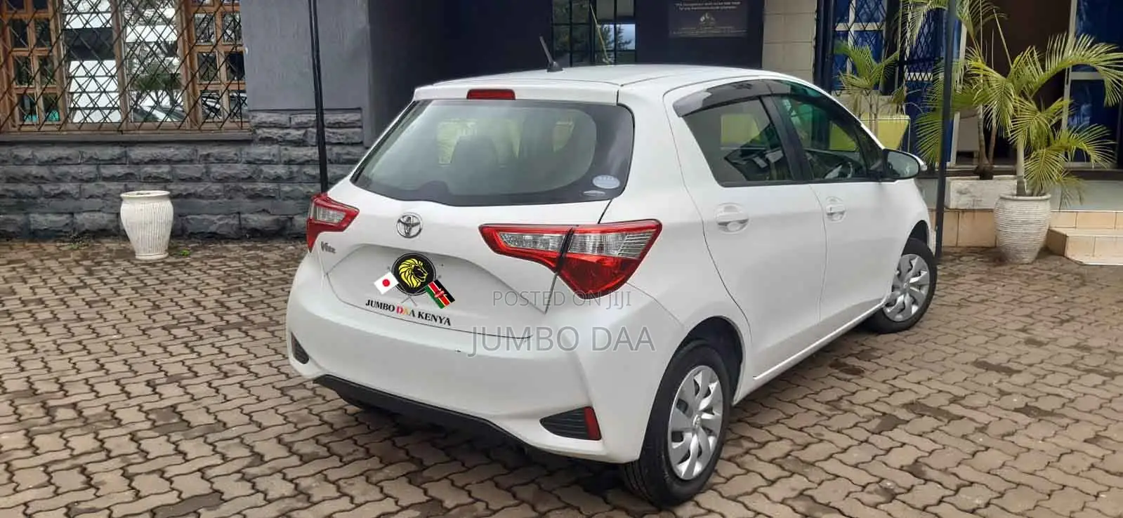 Toyota Vitz 1.0 FWD 5dr 2019 White