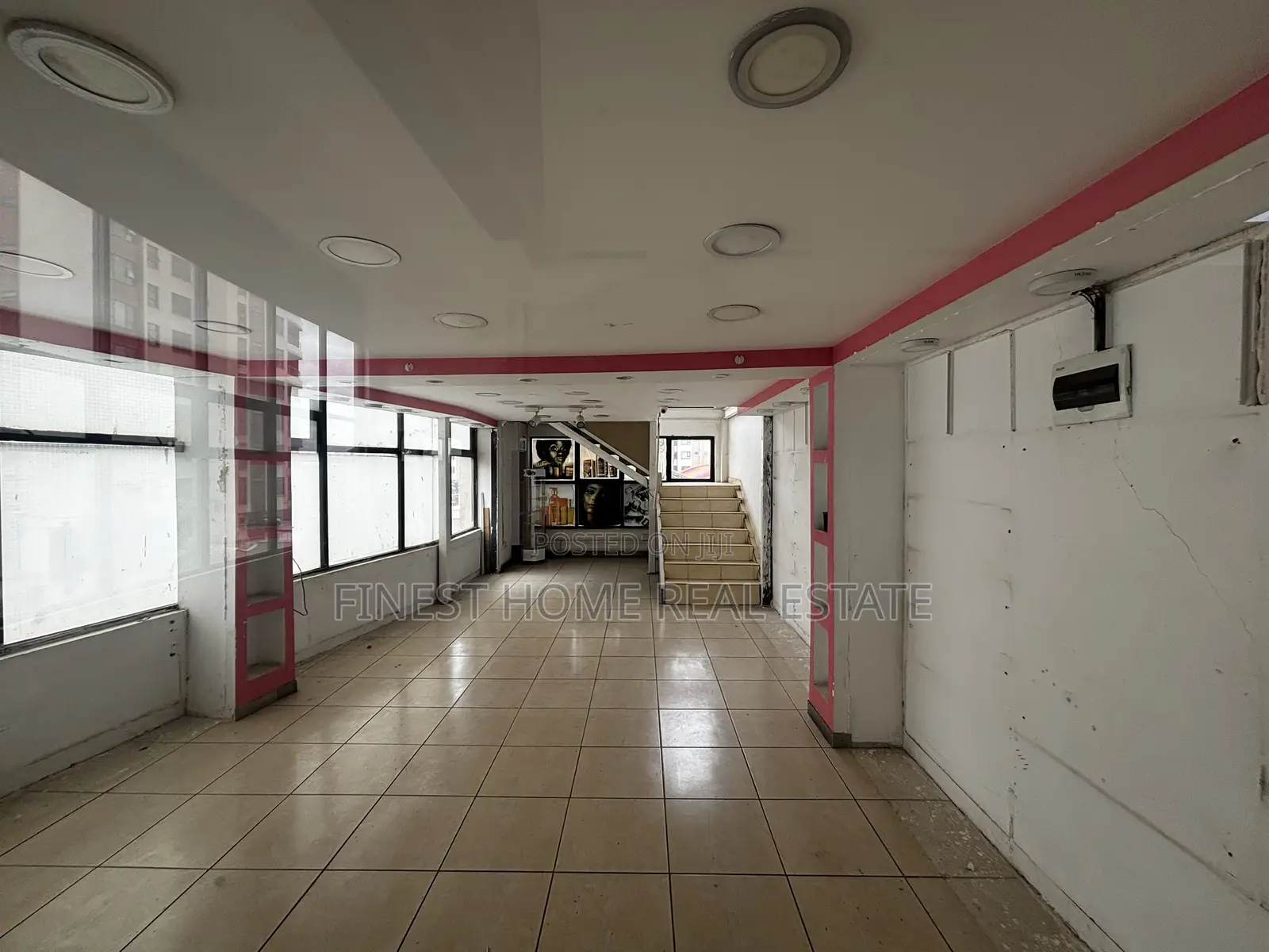 Commercial Space to Let