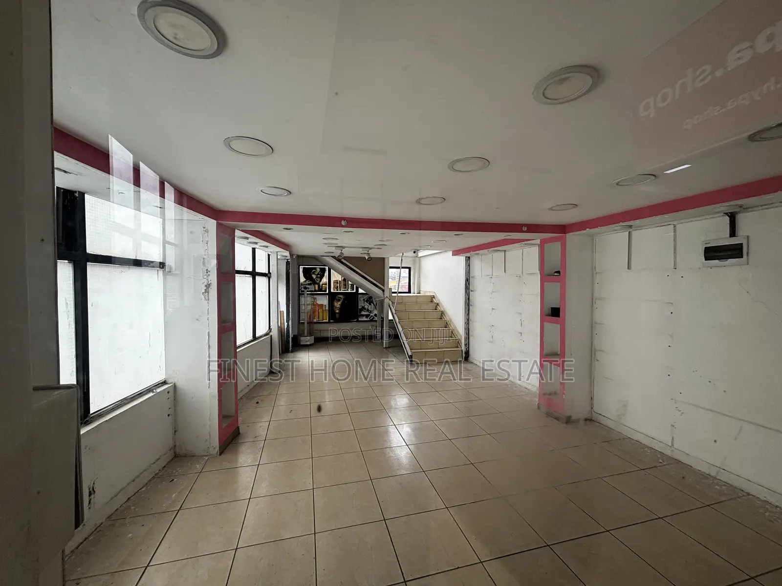Commercial Space to Let