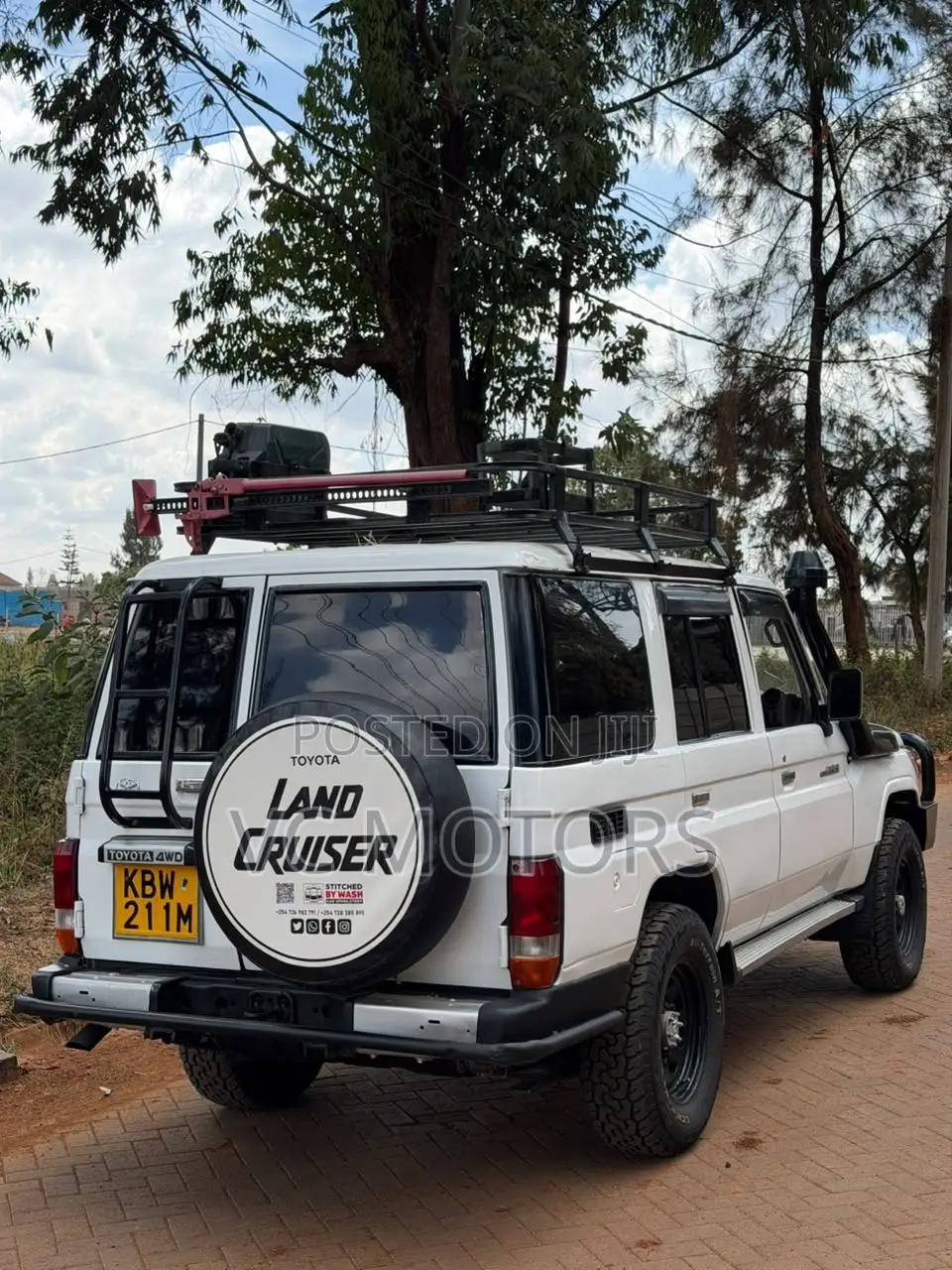 Toyota Land Cruiser 76 Series 2012