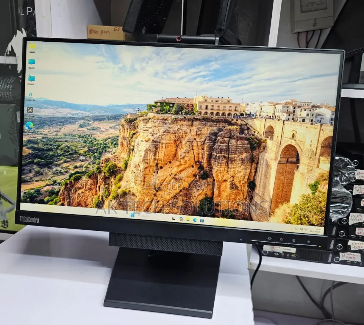 Desktop Computer Lenovo 4GB Intel Core i3 SSD 128GB