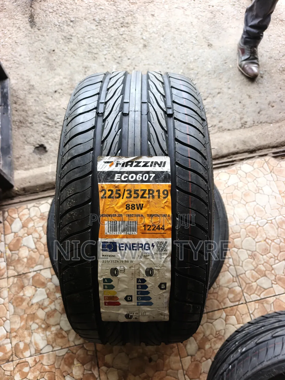 225/35zr19 Mazzini