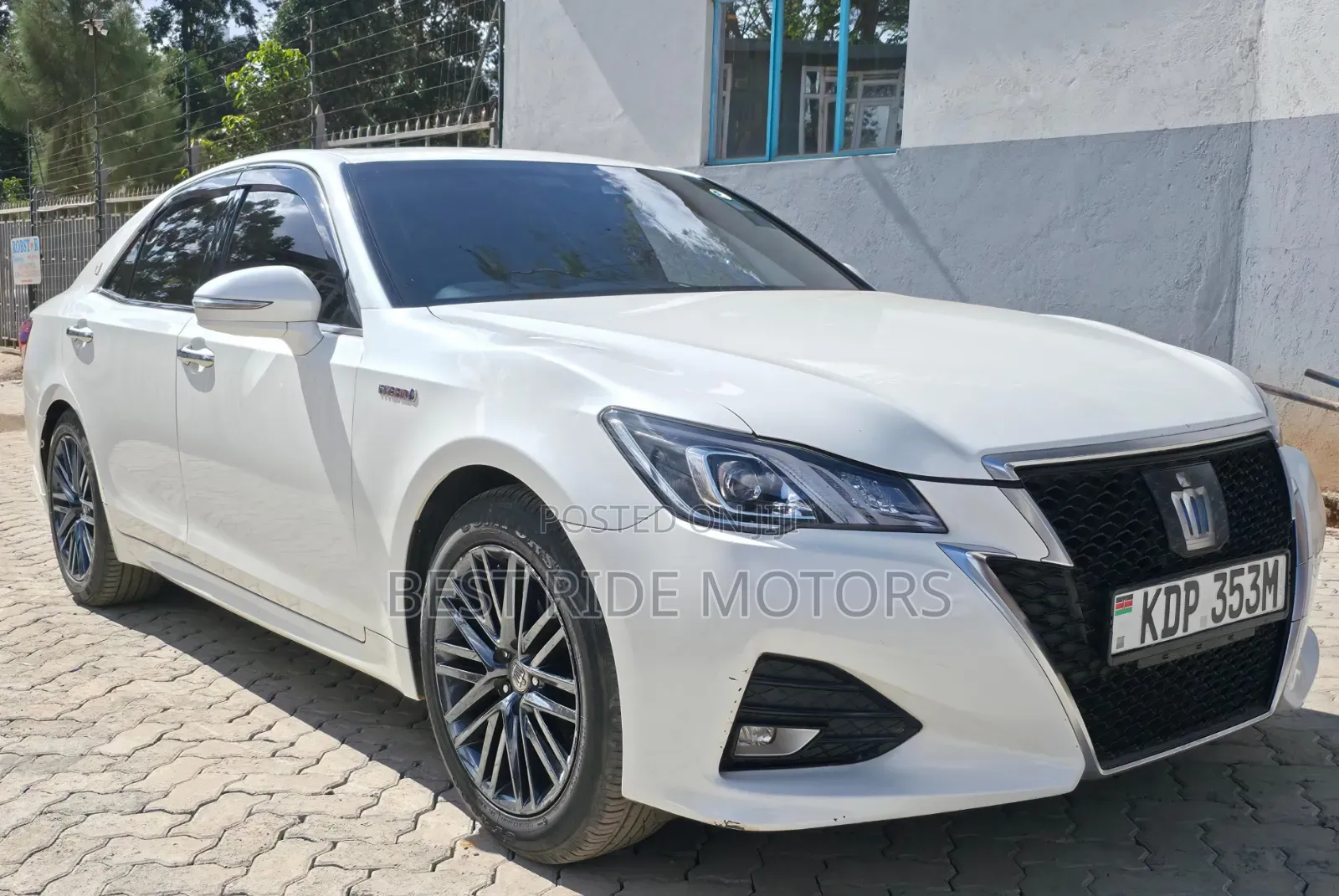 Toyota Crown 2017 White