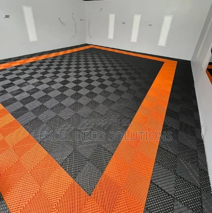 Vehicle Garage Floor Tiles 40x40cm 15mm Thick