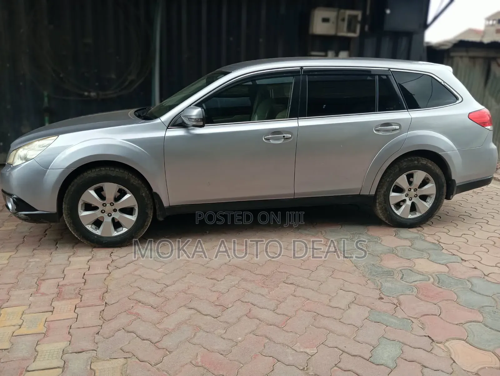 Subaru Outback 2.5i 2011 Silver