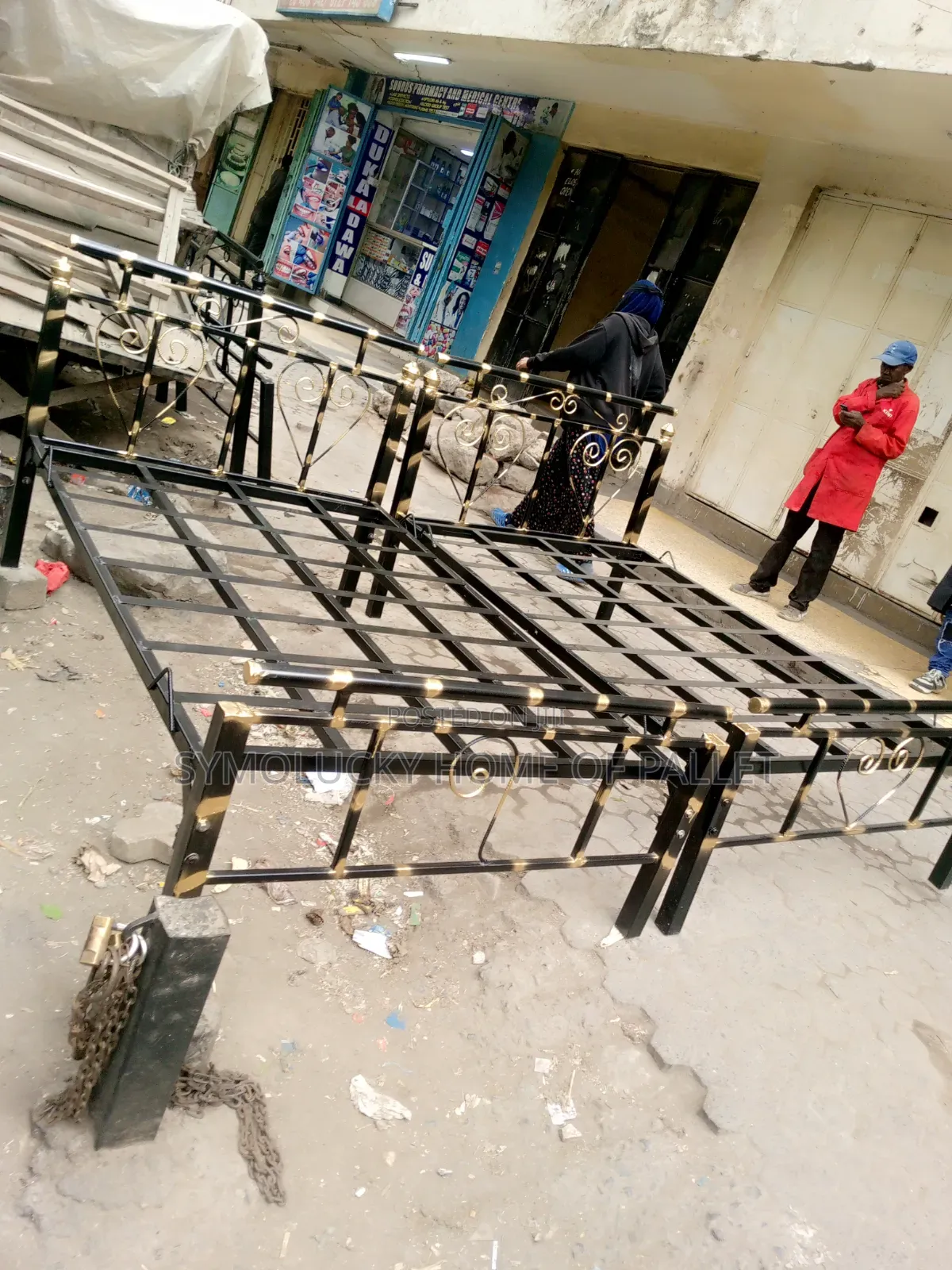 4 X 6 Metallic Queens Bed. High Quality Designed