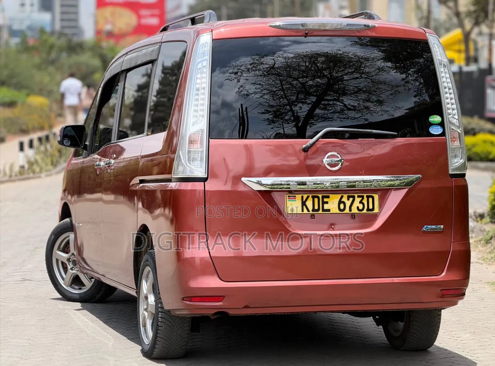 Nissan Serena 2014 Red