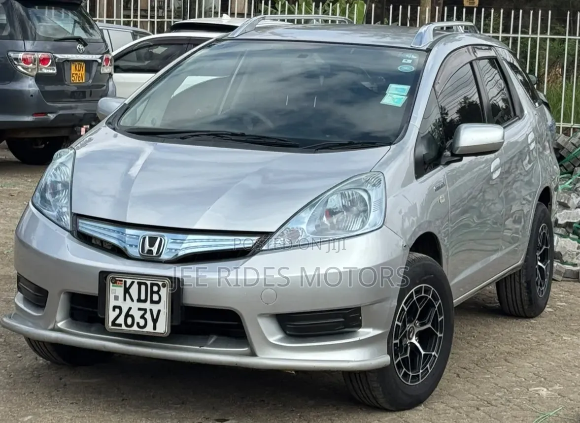 Honda Fit Shuttle 2014 Gray