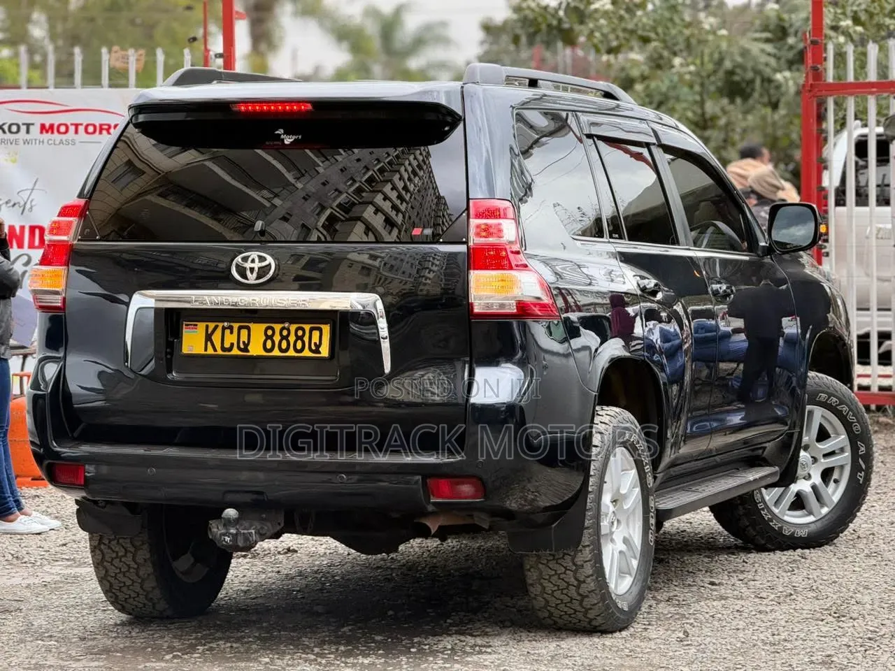Toyota Land Cruiser 2011 Black