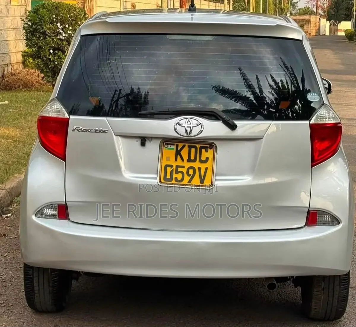 Toyota Ractis 2014 Beige