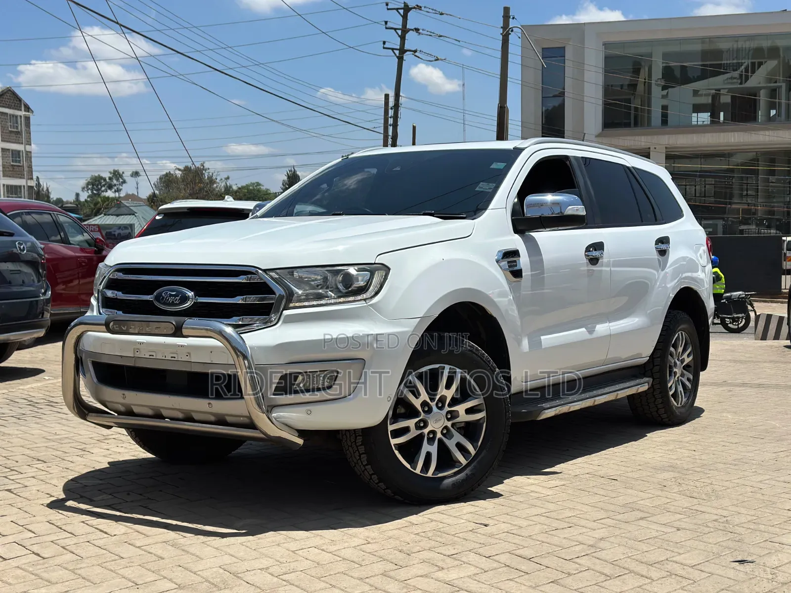 Ford Everest 2019 White