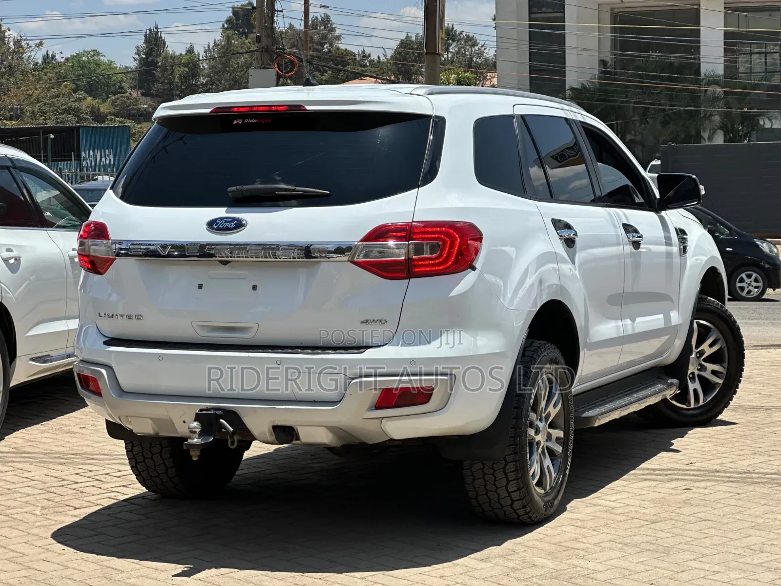 Ford Everest 2019 White