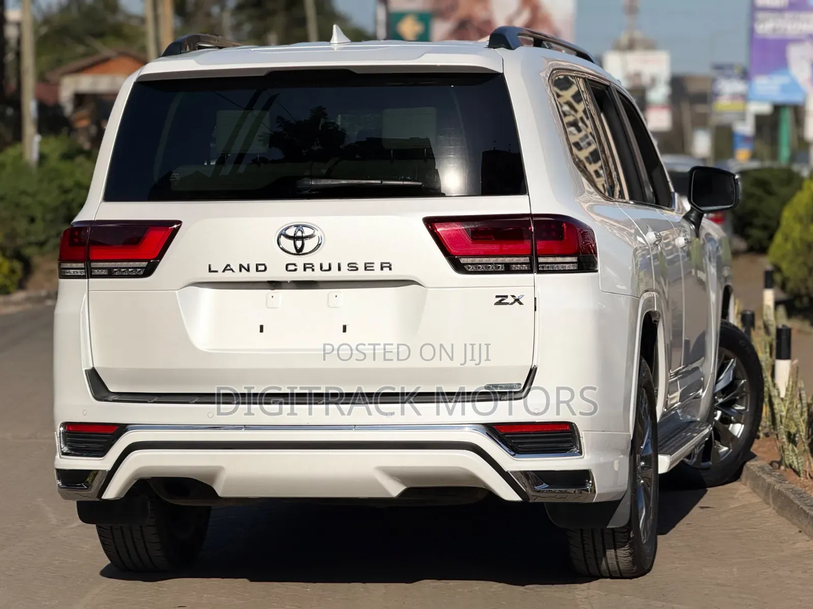 Toyota Land Cruiser 2022 White