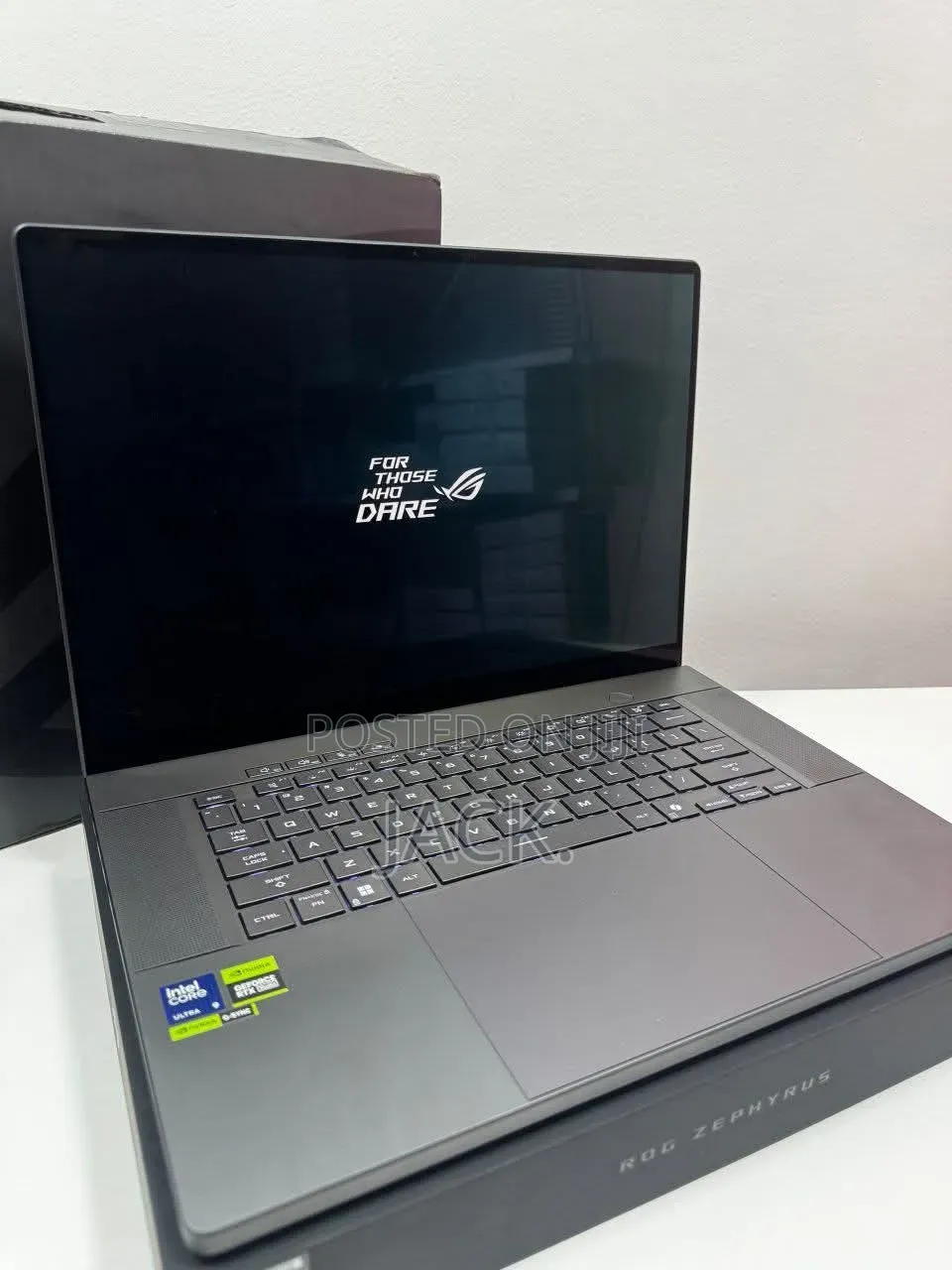 Laptop Asus ROG Zephyrus G16 16GB Intel Core i9 SSD 1T