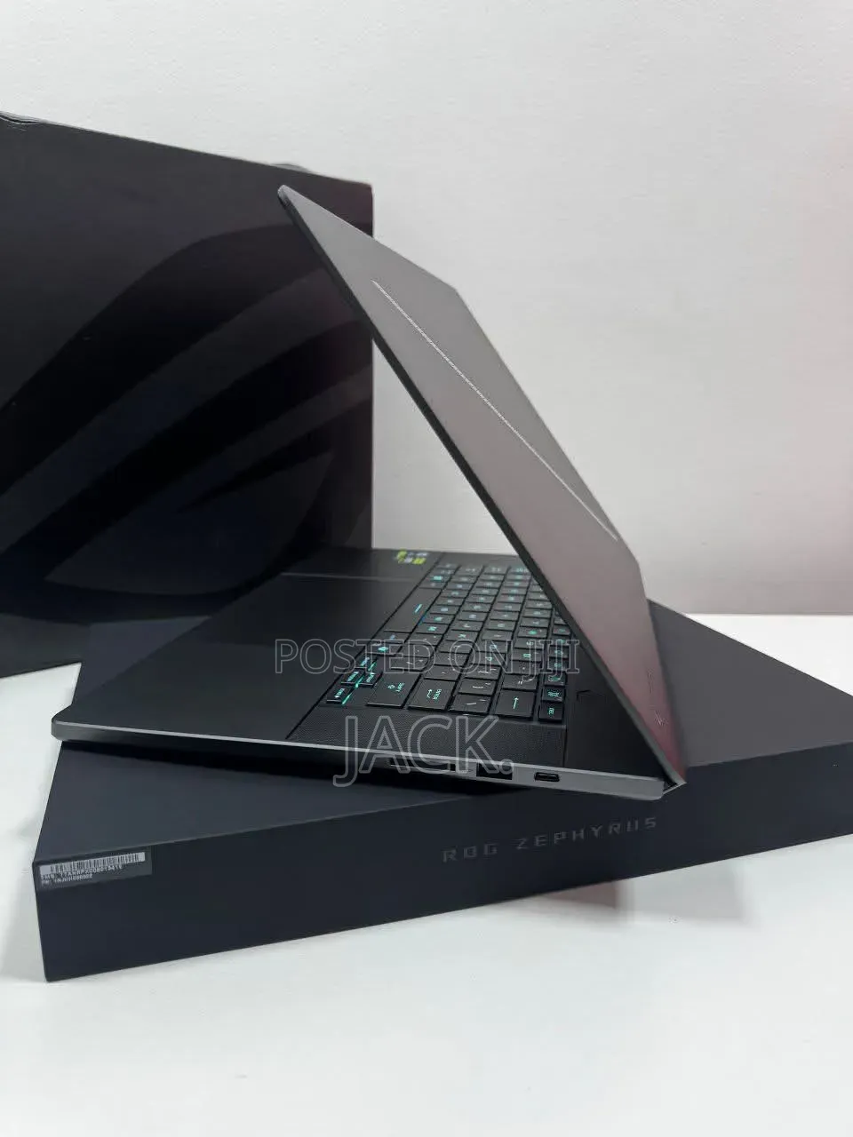 Laptop Asus ROG Zephyrus G16 16GB Intel Core i9 SSD 1T
