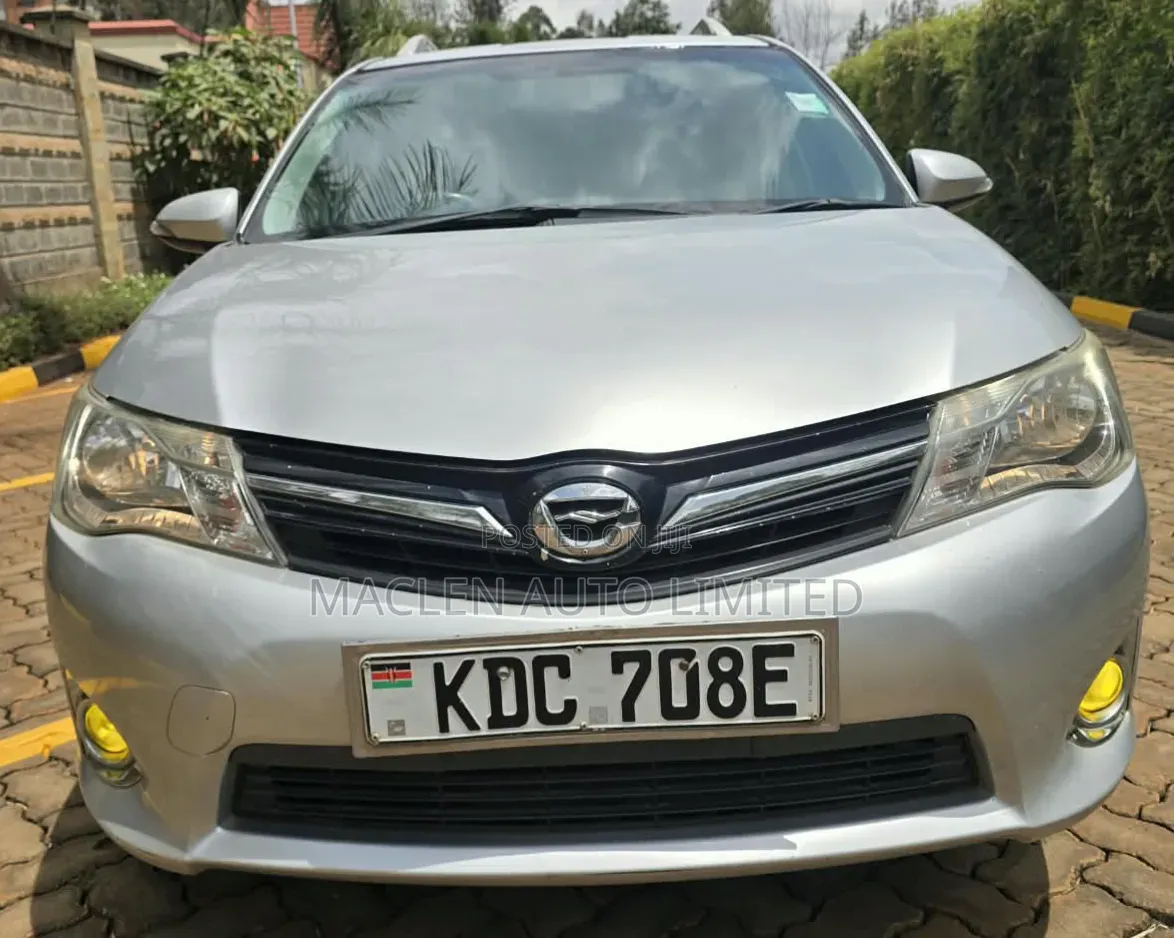 Toyota Corolla Fielder 2014 Silver
