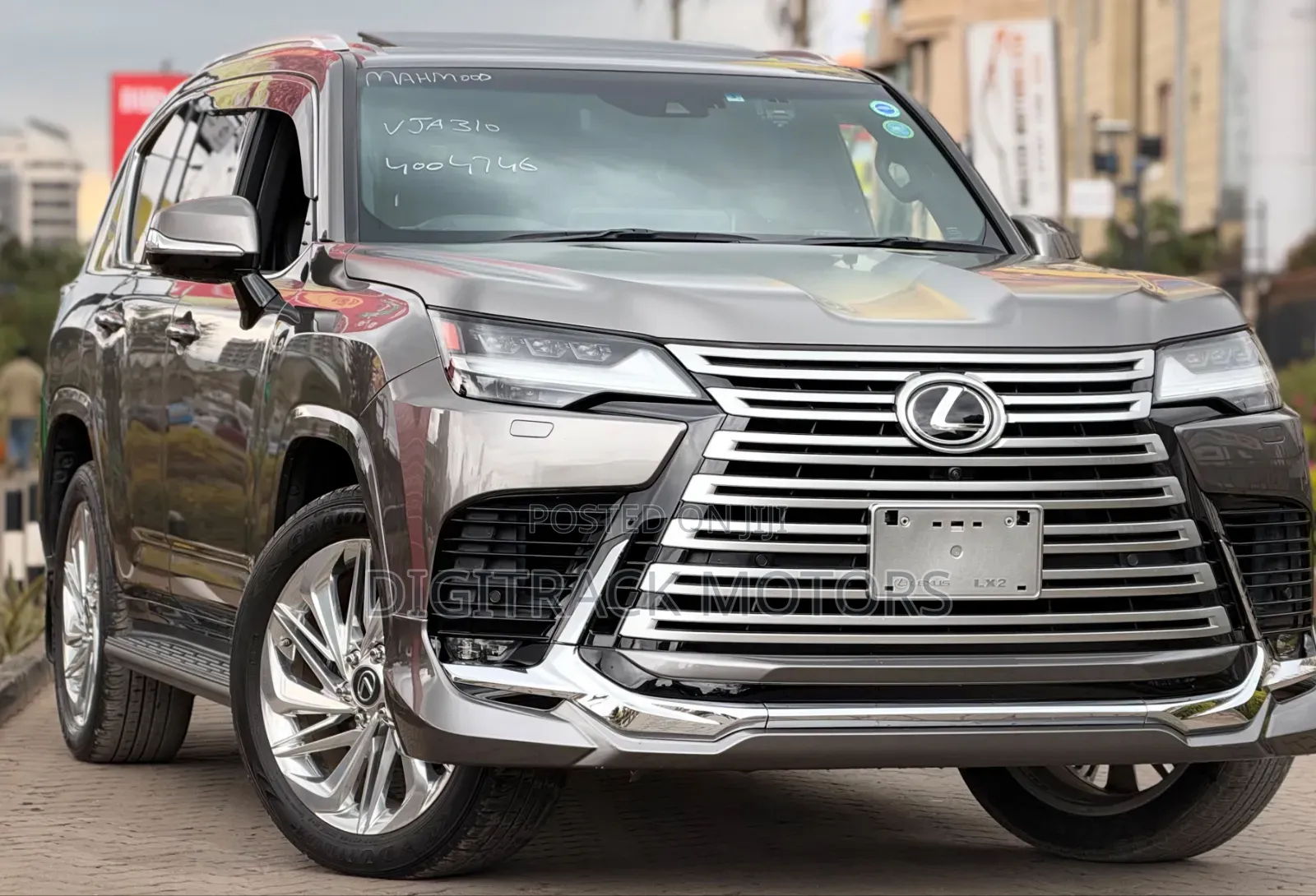 Lexus LX 2022