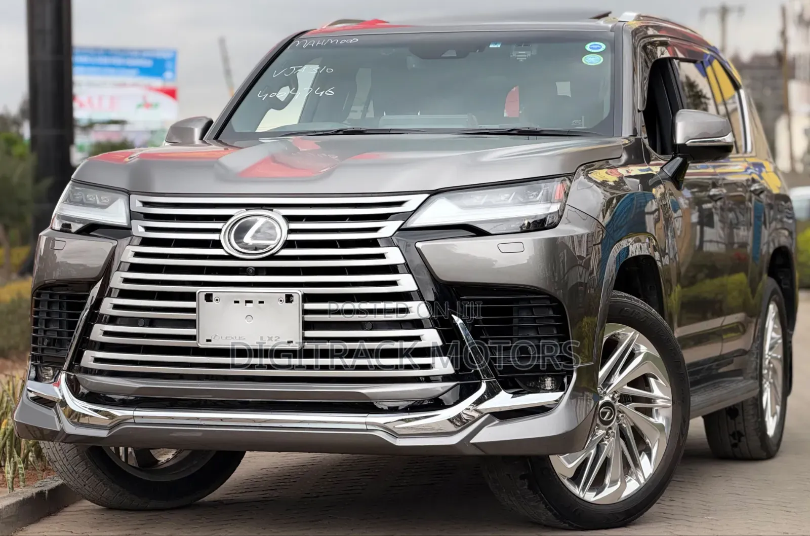 Lexus LX 2022
