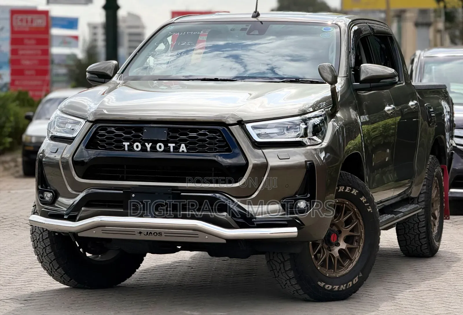 Toyota Hilux 2023 Green