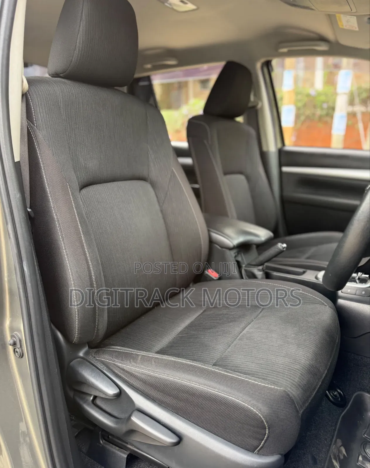 Toyota Hilux 2023 Green