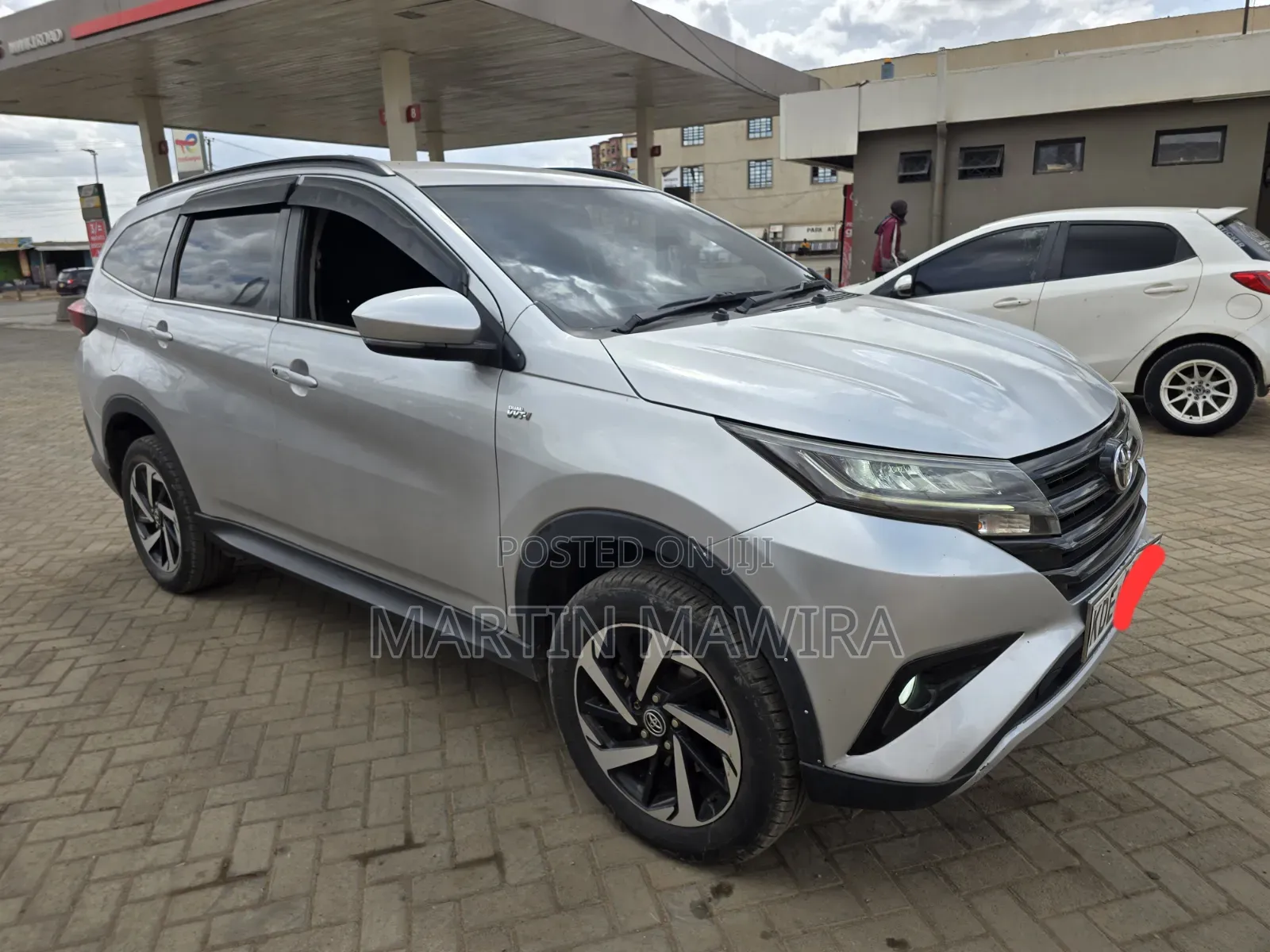 Toyota Rush 2021 Silver