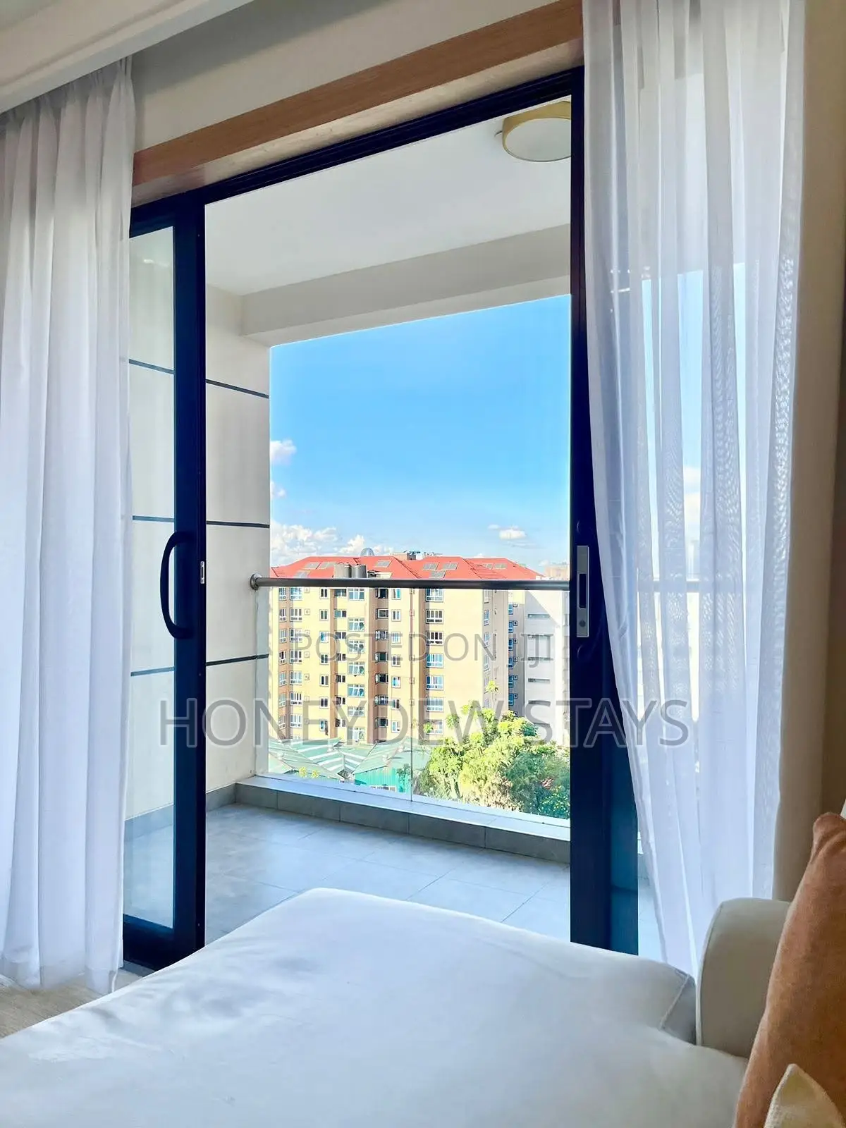 Furnished 2 Bedroom Apartment Riverside | Pool, Gym & Great Views