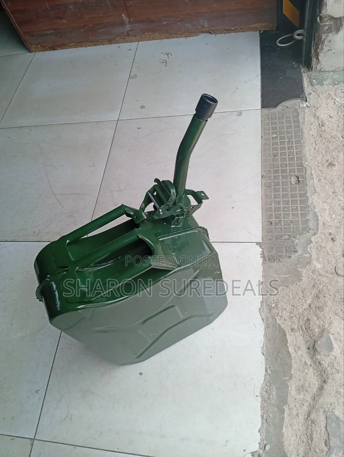 Fuel Jerrican With Spout