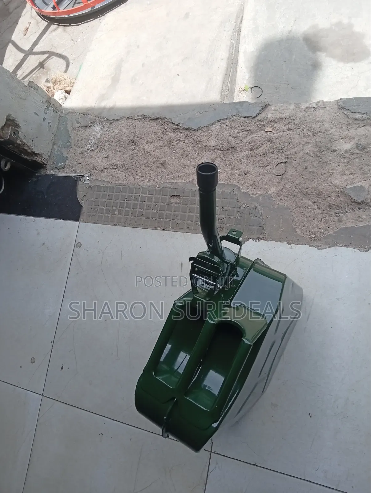 Fuel Jerrican With Spout