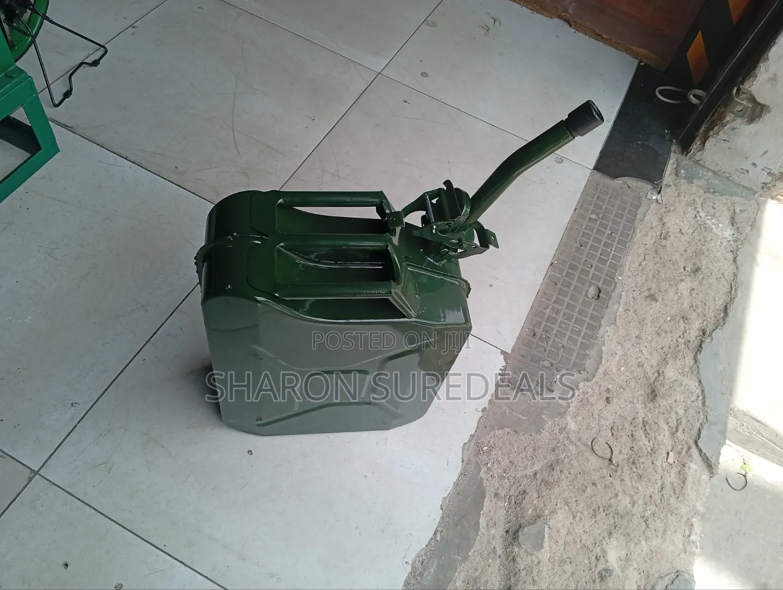 Fuel Jerrican With Spout