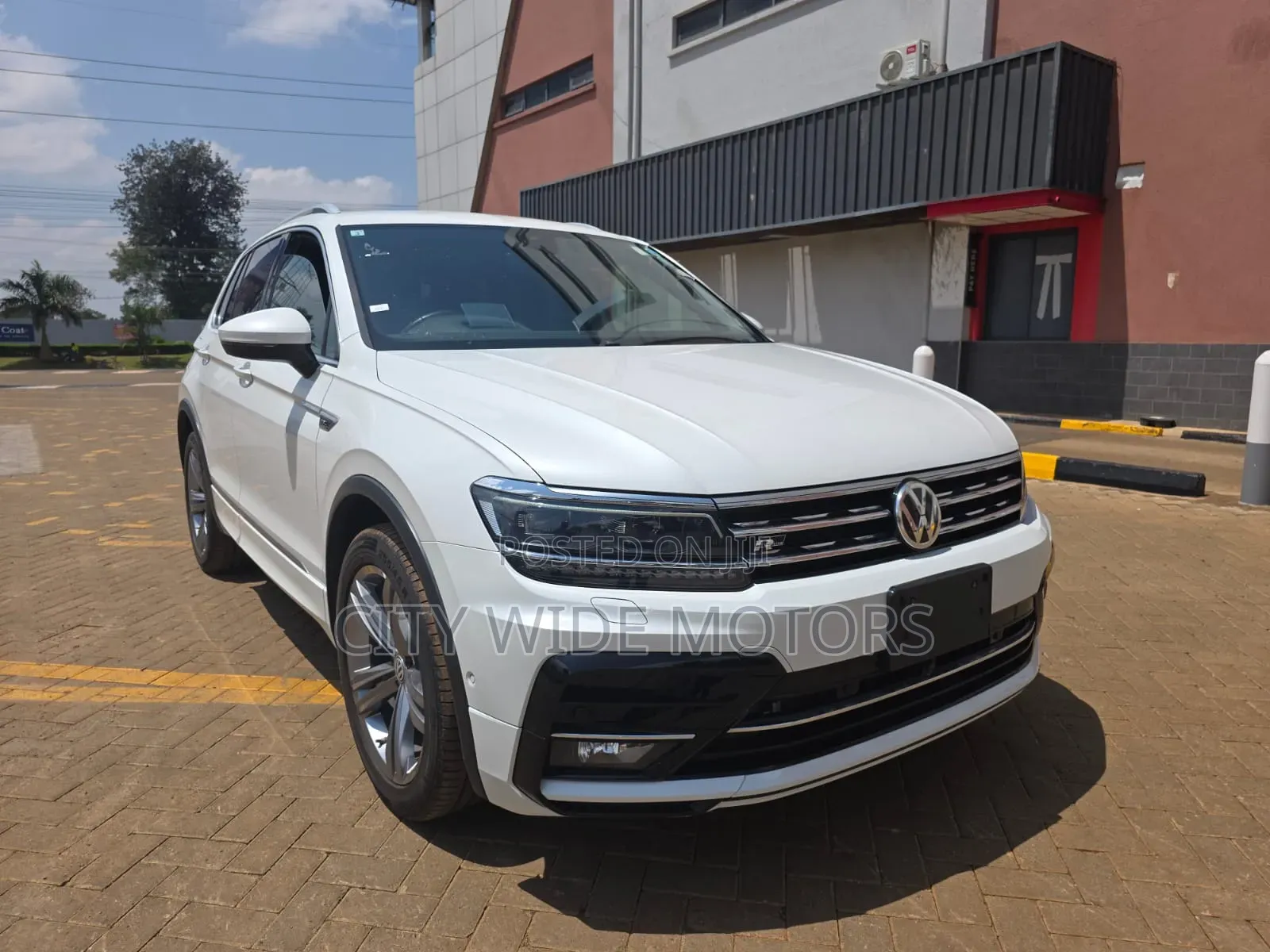 Volkswagen Tiguan 2.0T SEL R-Line AWD 4MOTION 2019 White