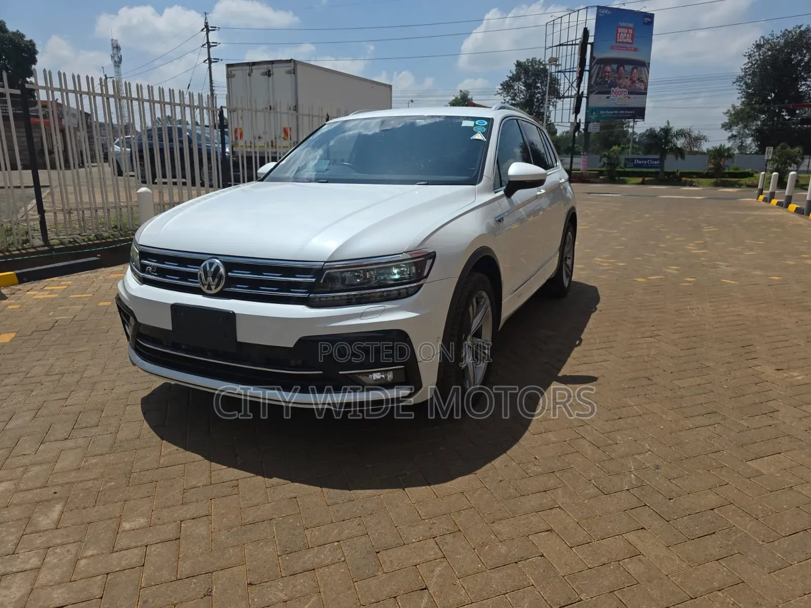 Volkswagen Tiguan 2.0T SEL R-Line AWD 4MOTION 2019 White
