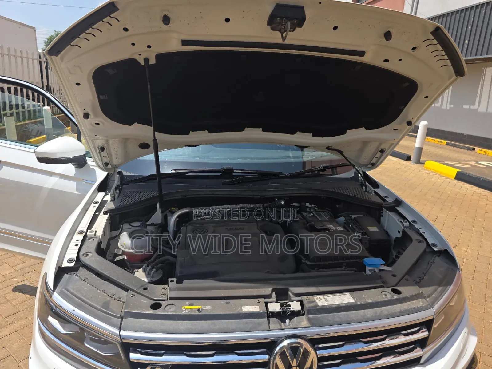 Volkswagen Tiguan 2.0T SEL R-Line AWD 4MOTION 2019 White