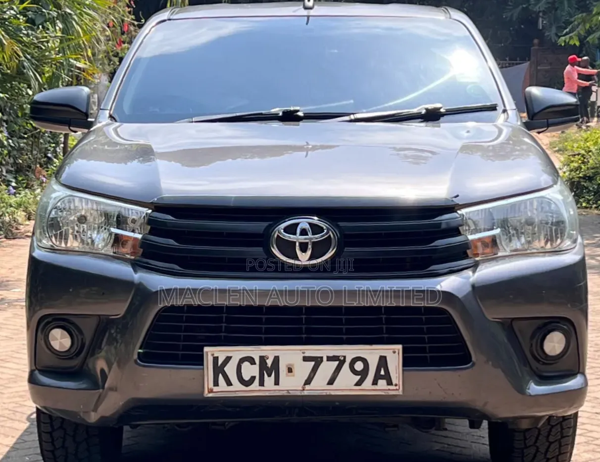 Toyota Hilux 2017 Gray