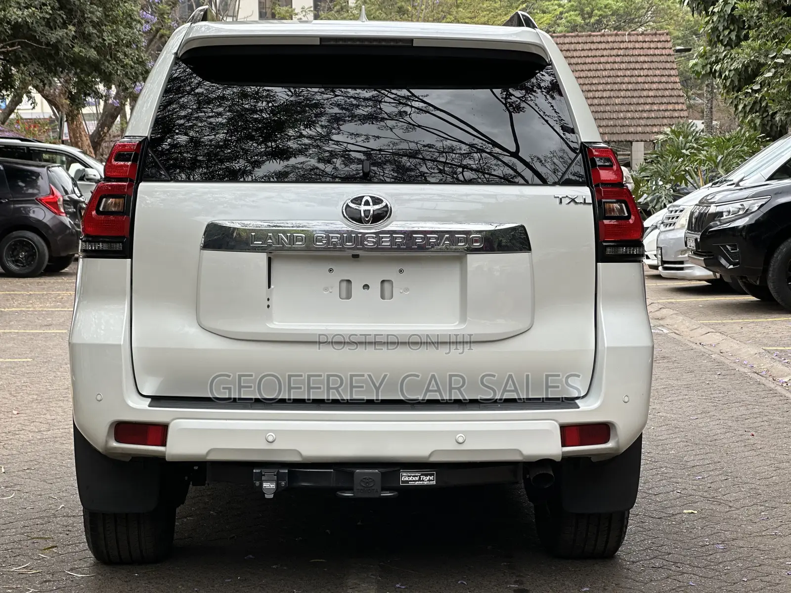 Toyota Land Cruiser Prado 2.8 2022 White