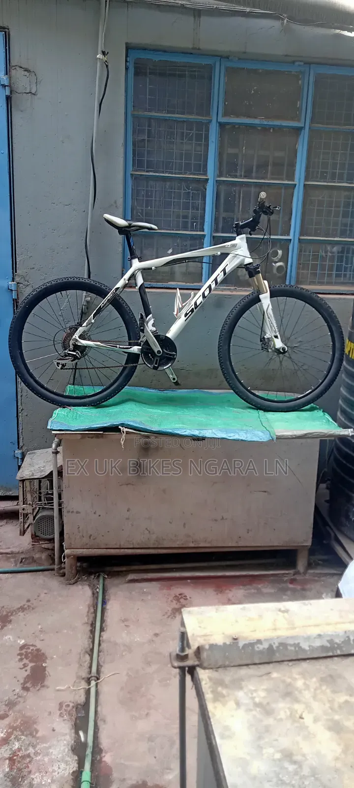 Ex Uk Size 26 Aluminum Scott, Dual Disc Brakes