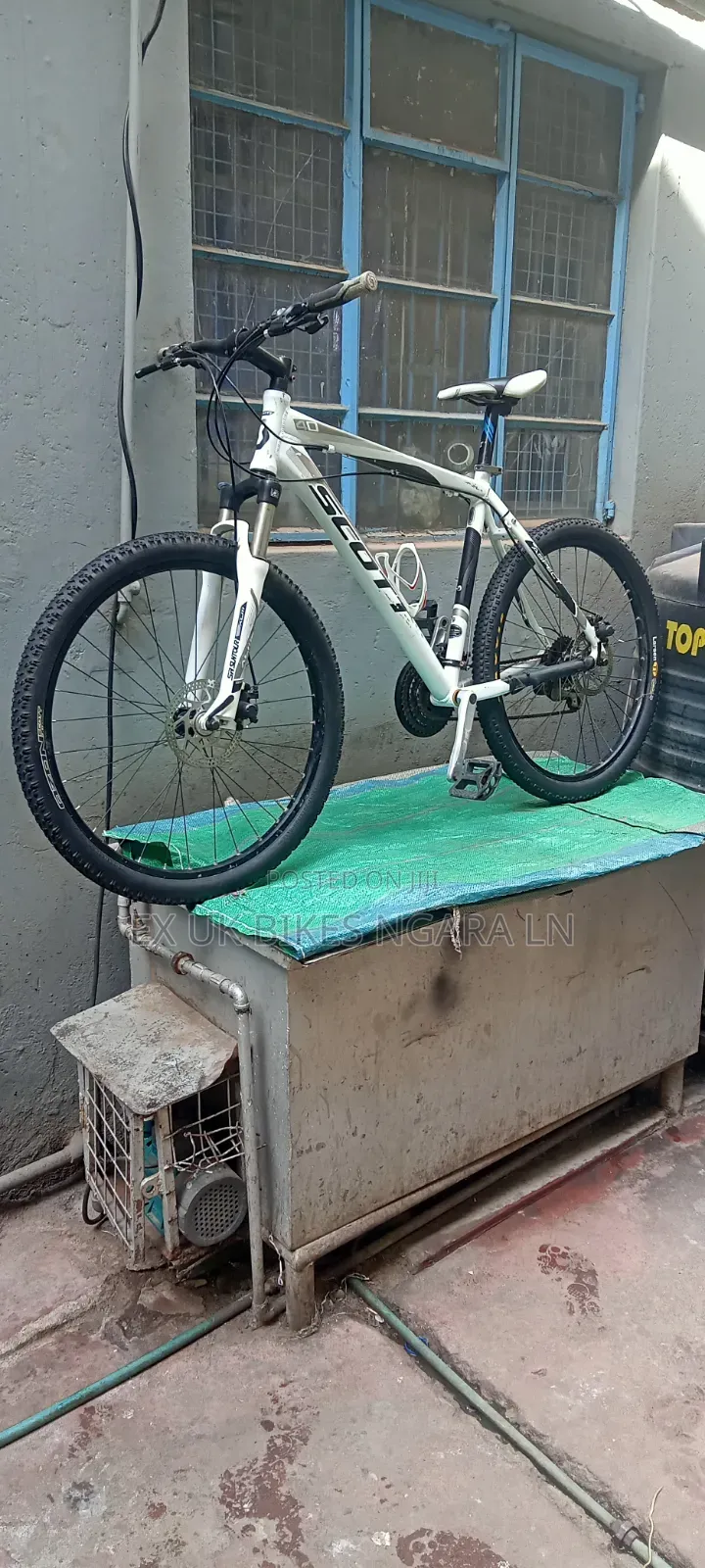 Ex Uk Size 26 Aluminum Scott, Dual Disc Brakes