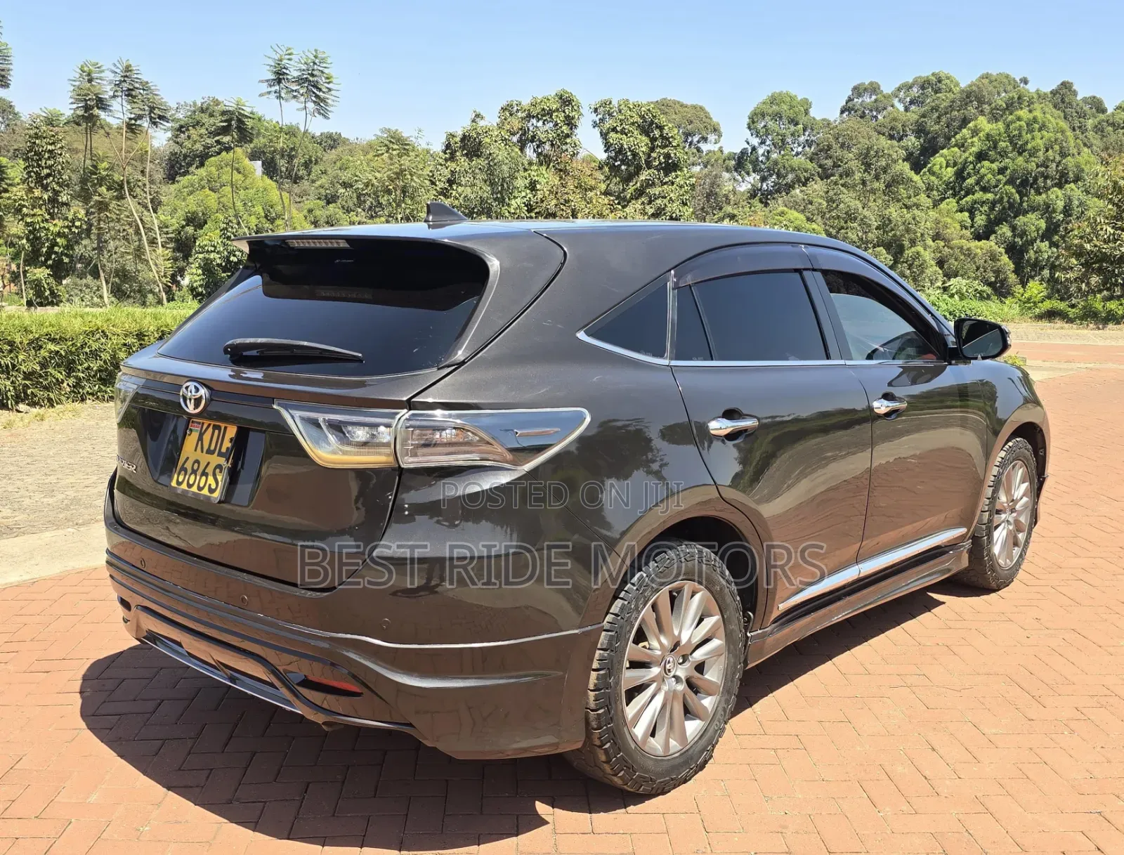 Toyota Harrier 2.0 2015