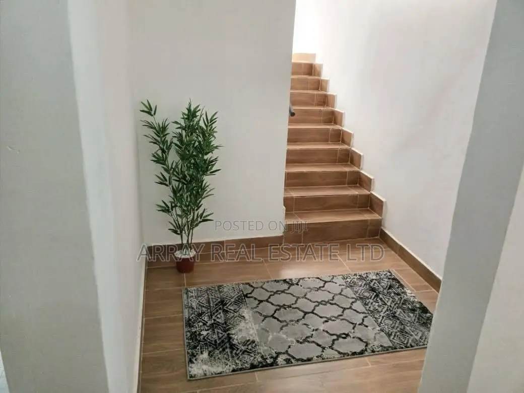 Furnished 4bdrm Villa in 4-Bedroom Villa, Hotel 67 Area for sale