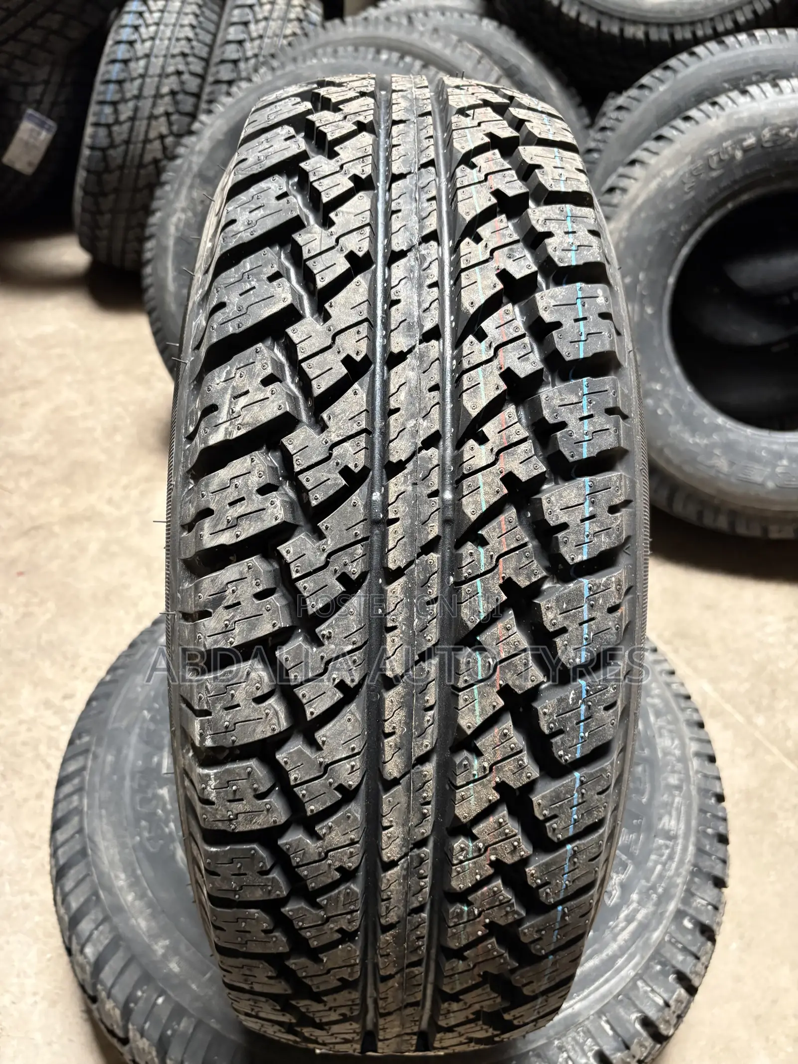 235/75r15C Maxtrek Tyre