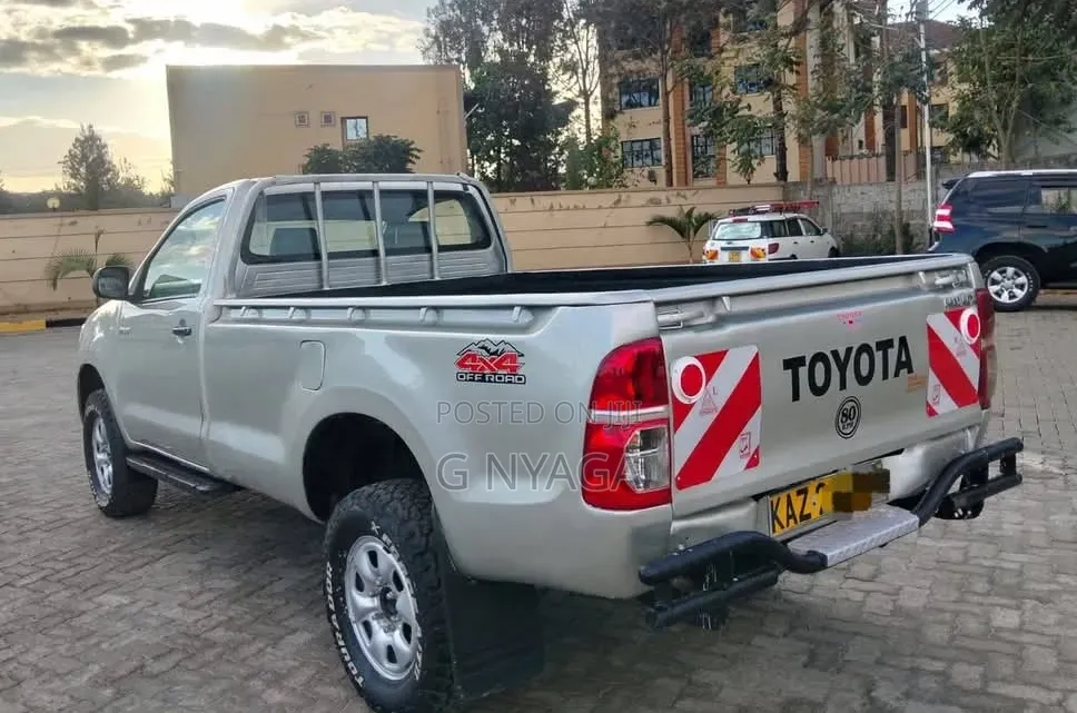 Toyota Hilux 2.5 Cab 2005 Silver