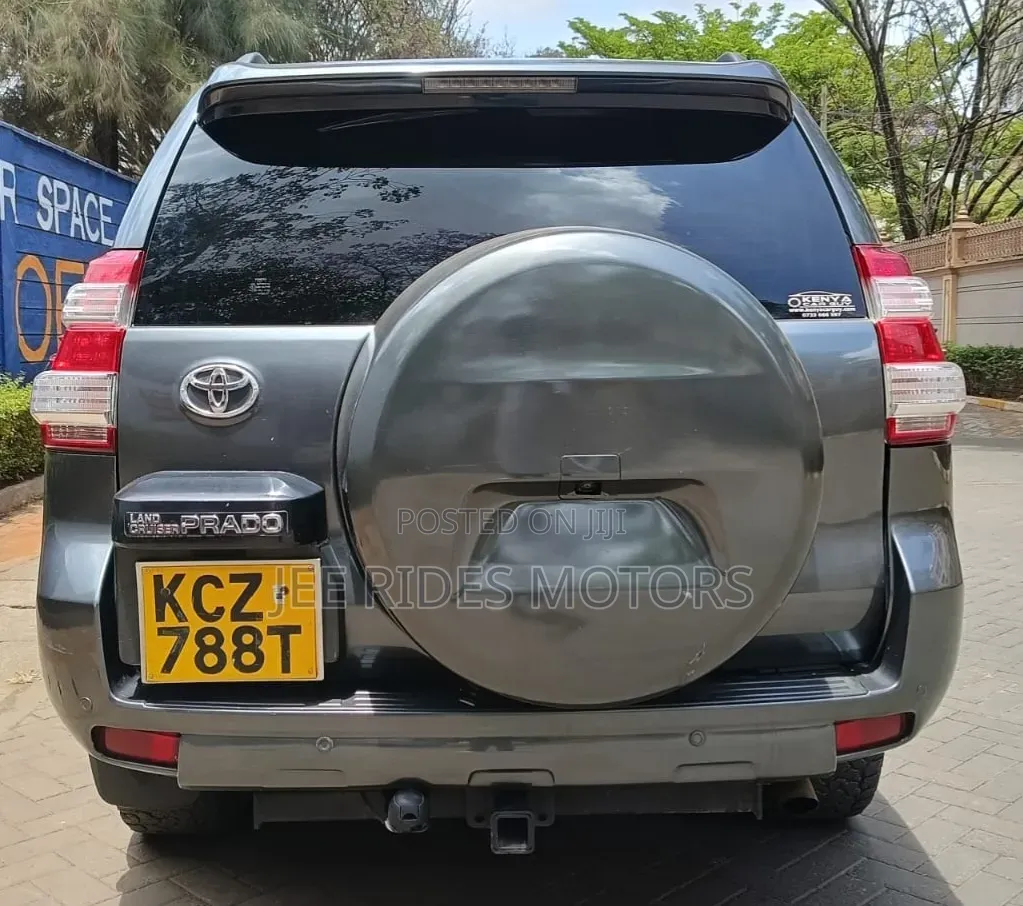 Toyota Land Cruiser Prado 2013 Gray