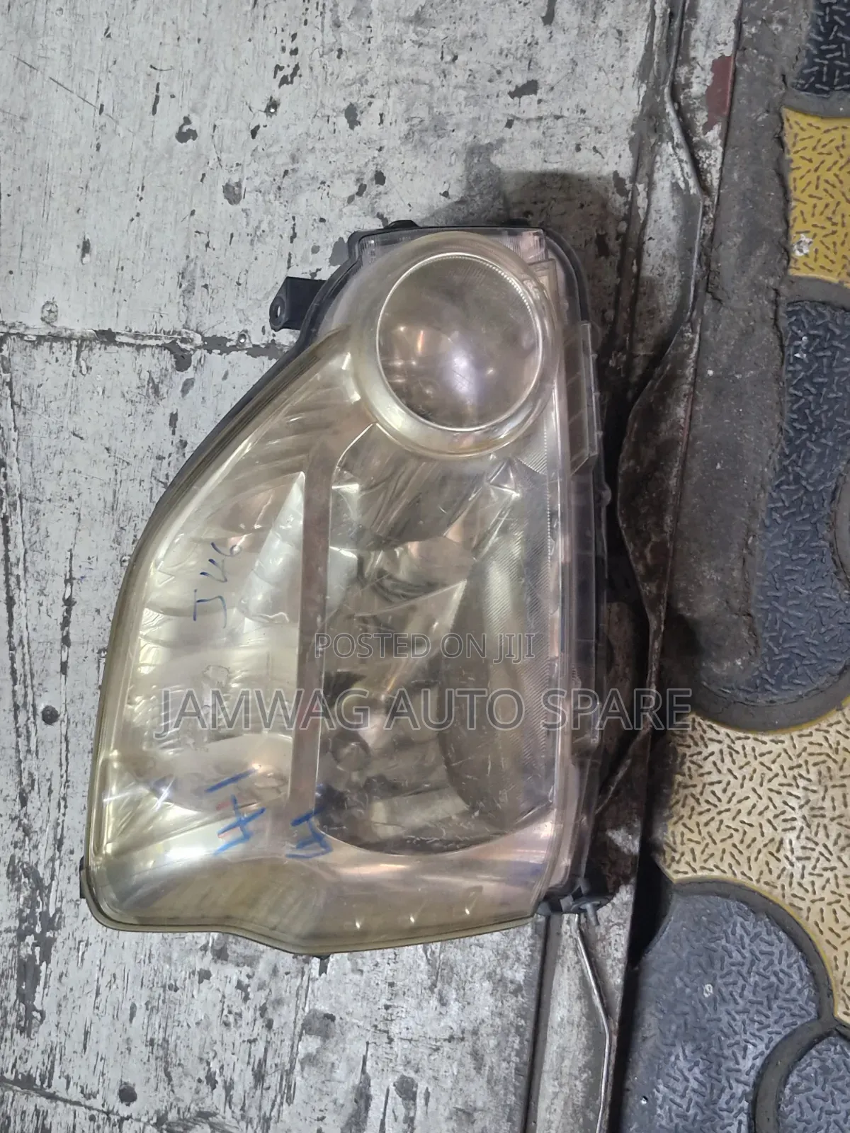 Nissan NT31 Headlights Non Xenon