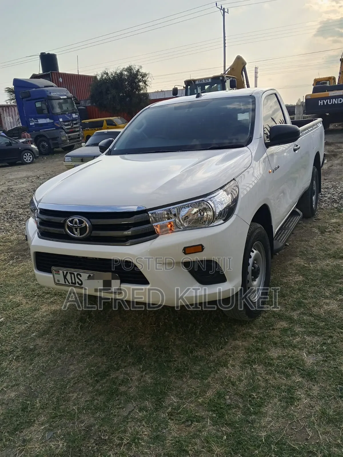 Toyota Hilux 2025 White