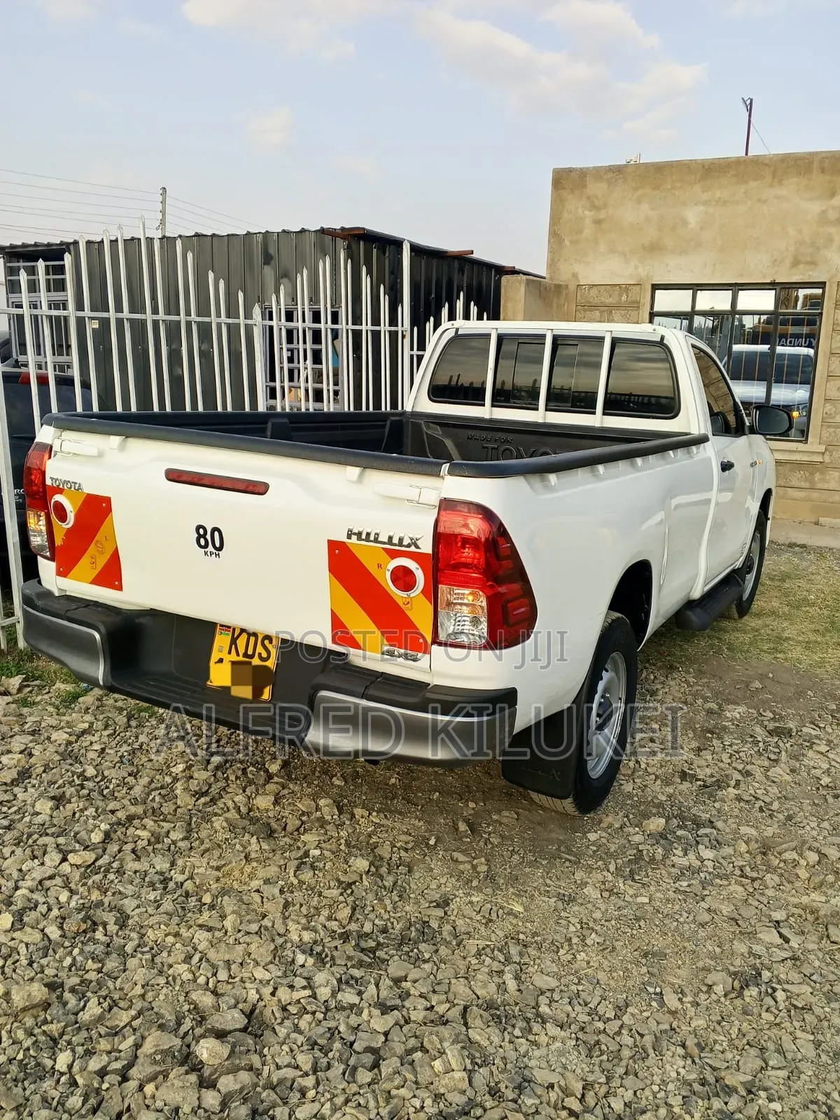 Toyota Hilux 2025 White