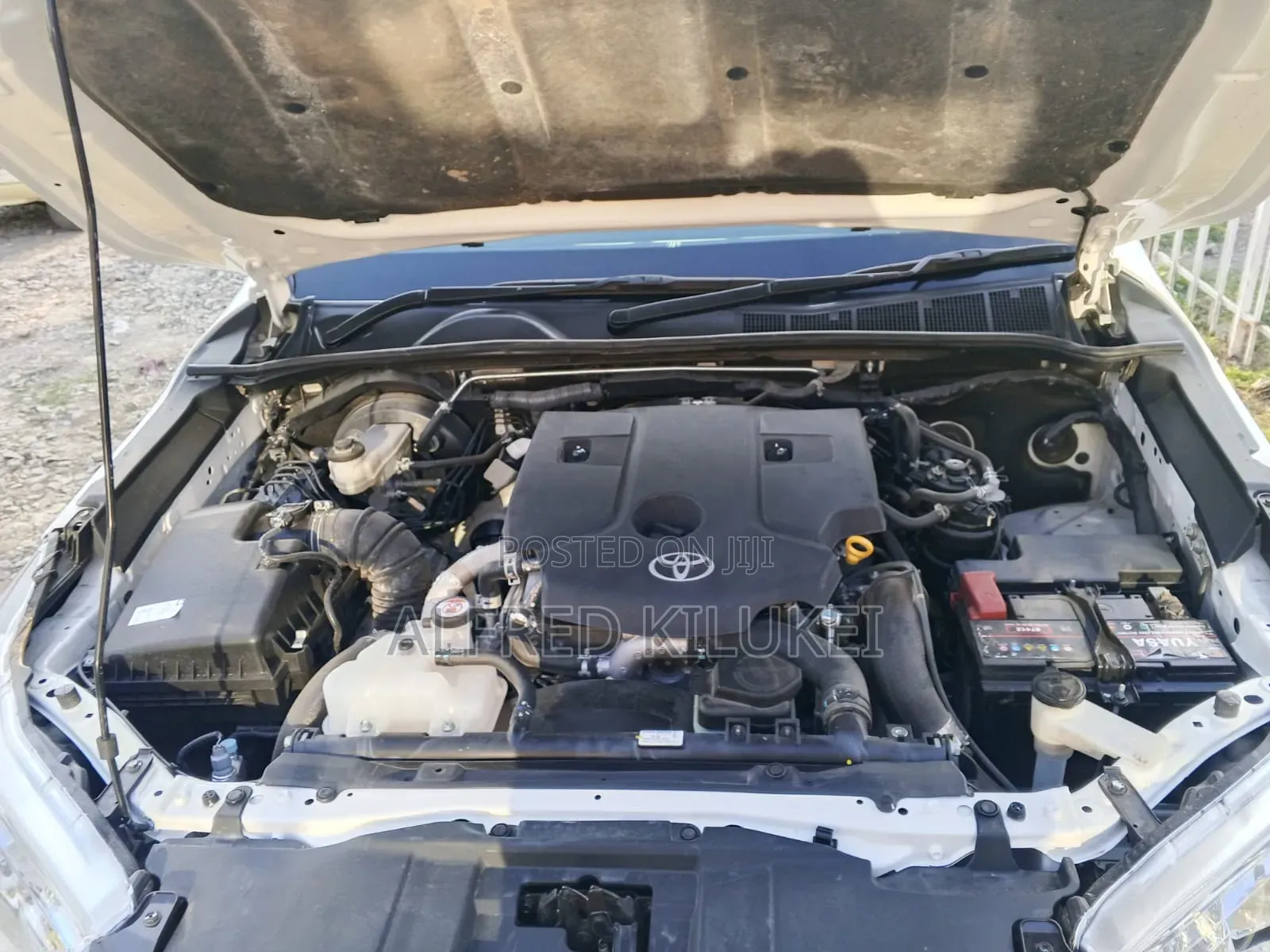 Toyota Hilux 2025 White