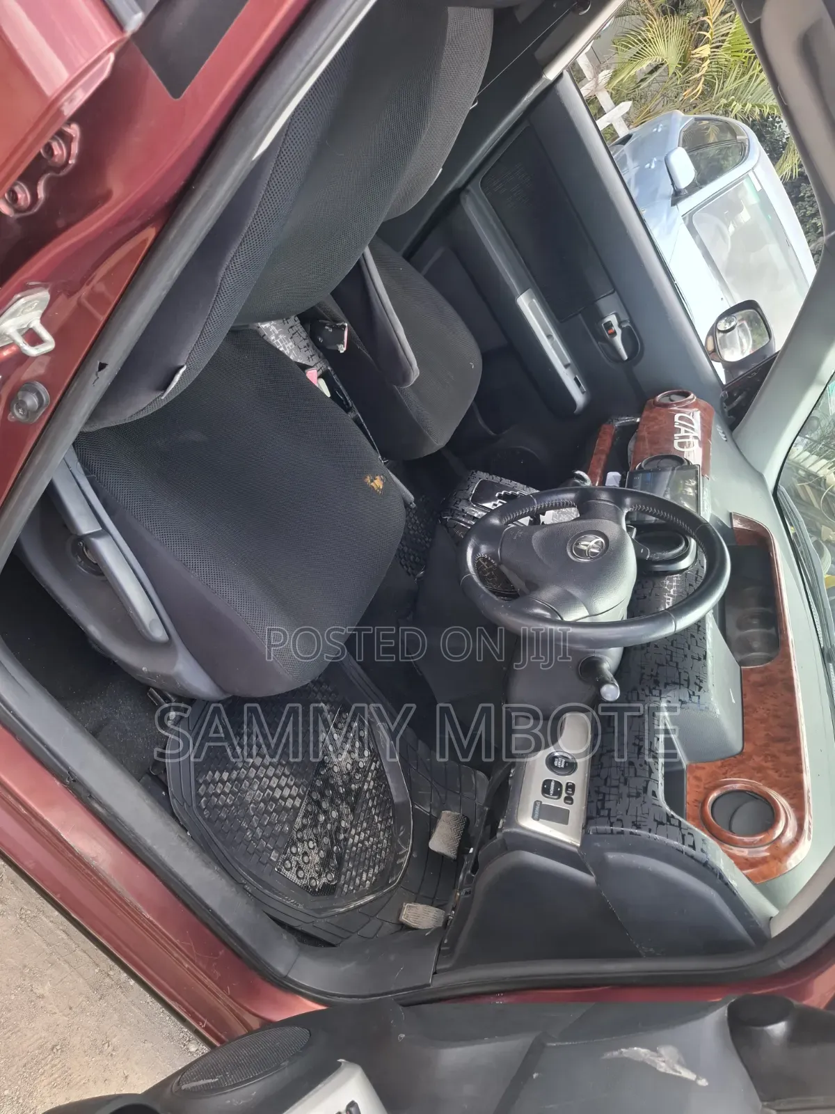 Toyota Rumion 1.5 FWD 2023 Maroon