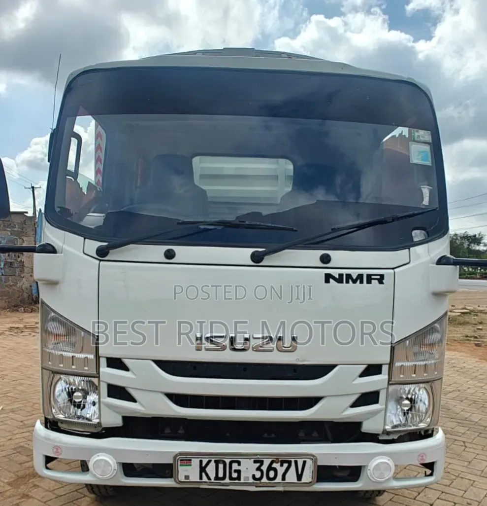 Isuzu NMR Local 2021 White