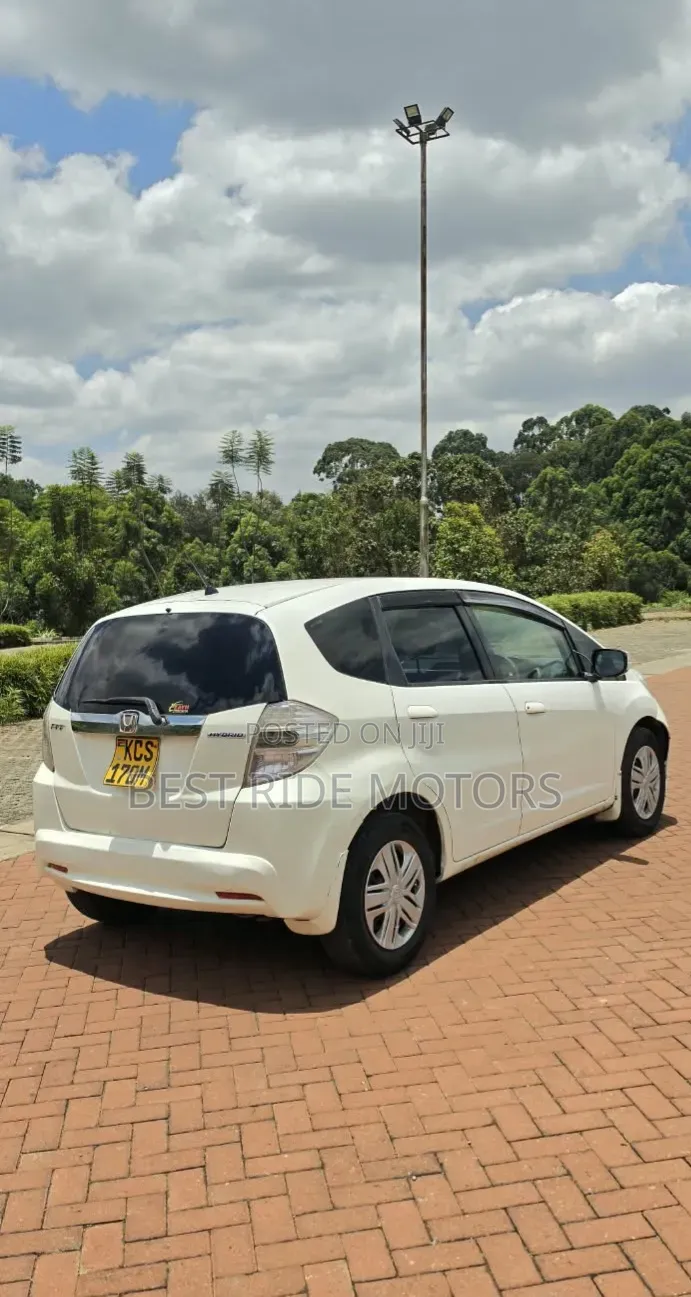 Honda Fit 2012 Pearl